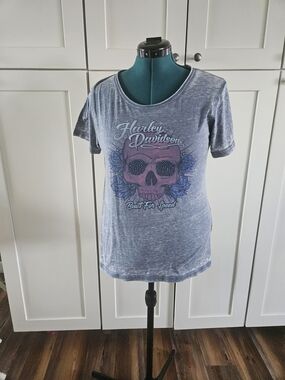 Womens Harley-Davidson Light Purple Tee with Skull Graphic